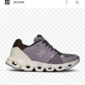 On Cloudflyer 4 men size 11 NEW         Shark | Pearl